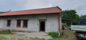 RODINNÝ DOM - CHALÚPKA a POZEMOK 1539m2 KLÁTOVA N. V. -VOĽNÝ - 7