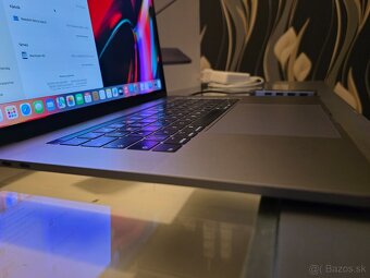 Macbook Pro 15" (2018) i7 32Gb Ram - 7
