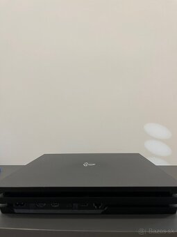 Playstation 4 Pro - 7
