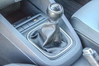 Volkswagen Jetta 2.0 TDI Highline - 7