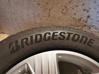 Audi Q4 e-tron - originál 19" alu s pneu - DOT 24 7+ mm - 7