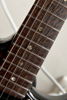 Predavam Stratocaster - 7