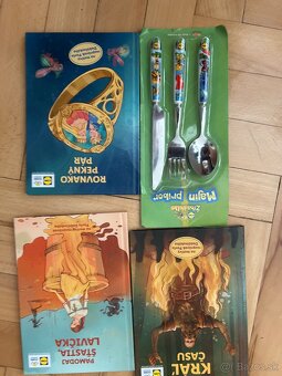 Úplne nová mala stolička na kolieskach - 7