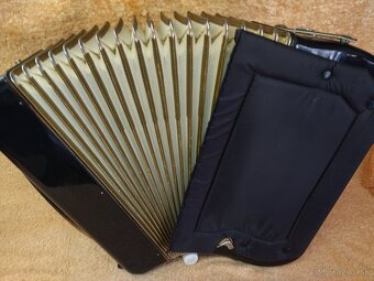 gombíkový chromatický akordeon Hohner Maestro lll. 96 bas - 7