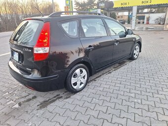 HYUNDAI I30 1,6 CRDI ROK 2012 - 7