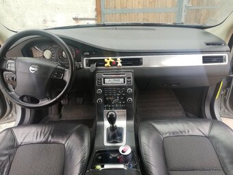 Volvo V70 D5 136kw - 7