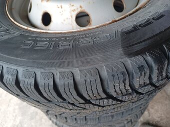 Predám zimné pneumatiky Nokian snowproof 225/65 R16 C - 7