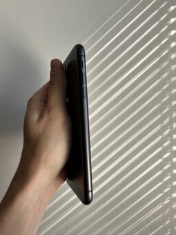 iPhone 11 64 gb - Black - 7