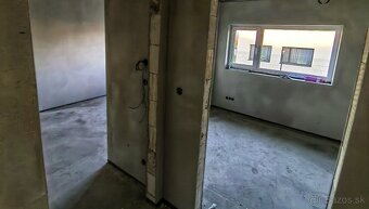 Cena : 269000 € 🏡 Moderné energeticky úsporné 4 domy - 7