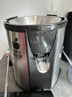 Odšťavovač Concept LO7026 čierny/nerez - 7