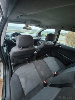 Predám na náhradné diely opel astra station wagon (2006) - 7