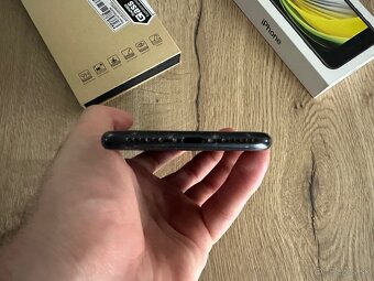 iPhone SE 2020 64GB - 7