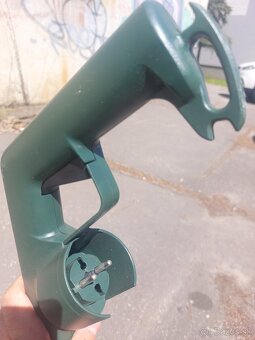 Predám elektrickú vyžínačku Black&decker - 7