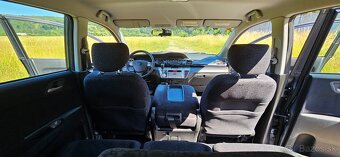 Honda FR-V 6-miestne - 7