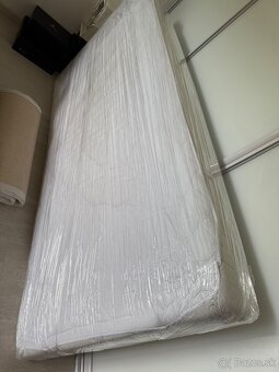 Predám posteľ s úložným priestorom a madracou - 7