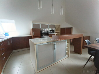 Výnimočný trojizbový apartmán v samotnom srdci Komárna - 7