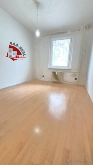 NA PREDAJ PRIESTRANNÝ 4 IZBOVÝ BYT - BANSKÁ BYSTRICA - 7