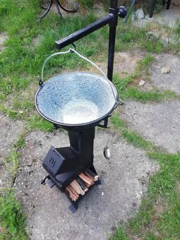 Prenosny zahradny gril Rocket Smart - 7