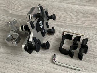 Antivybračný držiak na riaditka - 7