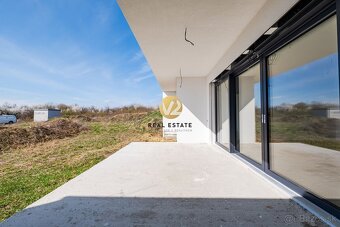 REZERVOVANÉ PREDAJ – NOVOSTAVBA v štandarde - moderný 4i bu - 7