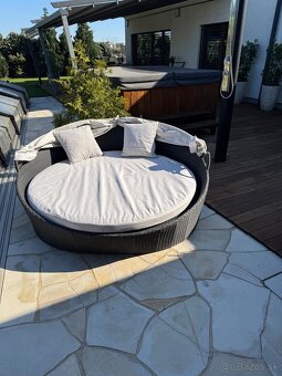 Predam velke stylove ratanove lezadlo/postel so strieskou - 7