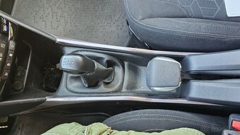 Peugeot 2008 1.6vti benzín (ročník 2015) - 7