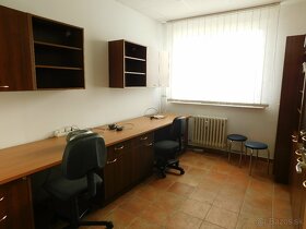 Obchod. priestor na frekventovanom mieste + PARKOVANIE - 7