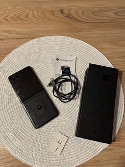 Motorola razr+ 2023 - 7