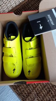 Tretry Specialized veľ. 8/42. - 7