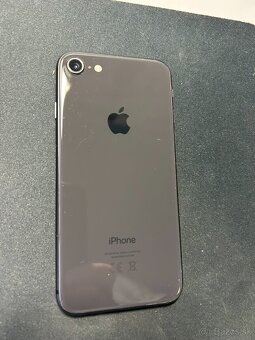 Mobilny telefon iPhone 8 64GB + kryty zdarma - 7
