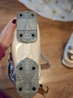 Lyžiarky a lyže - 7