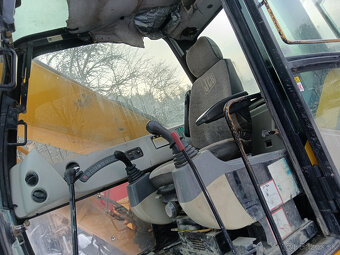 Pásový bagr JCB JS 210 L - 7
