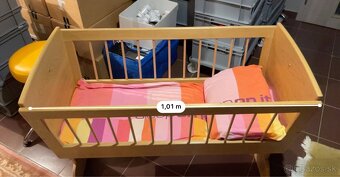 Drevená hojdacia postieľka - 7