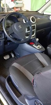 Peugeot 1007 . 1.6 . Automat - 7
