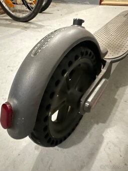 Zachovala električka kolobezka XIAOMI M365 - 7
