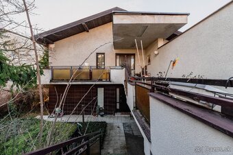 Dvojpodlažný dom Na Hradnom Kopci s dvojgarážou Staré Mesto - 7