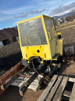 Predám náhradné diely na VZV Desta ND9 031 030 - 7