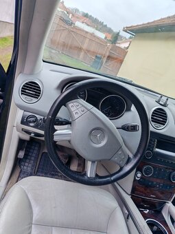 Mercedes Benz ML - 7