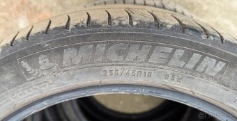 235/45 R18 94W letné - 7