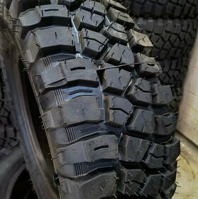 215/65 R16 , 225/70 R15 KM2 - 7