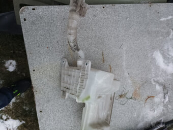 nadobka odstřikovaču skoda - 7