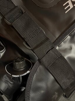 Dainese Explorer WP Duffel Bag 45L nový + zapínanie na moto - 7