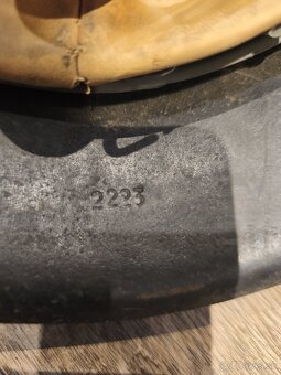 Nemecka helma M42. Veľkosť 64 - 7