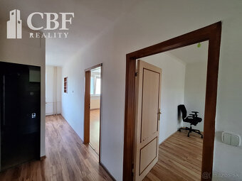 ZNÍŽENÉ  3-IZBOVÝ BYT NA PREDAJ SÍDLISKO JUH  - 7