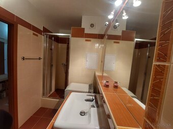 Predám priestranný 3 izbový byt v Trenčianskych Tepliciach. - 7