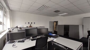 Administratívny celok 4 kancelárií 200m2, s terasou a parkov - 7