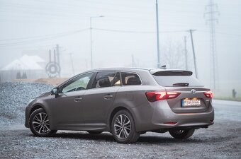 TOYOTA AVENSIS Combi 2.0 105kW 2017 - 7