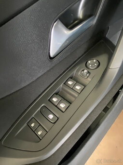 PEUGEOT 308 ACTIVE PACK 1.2 PureTech 130k BVM6 - 7