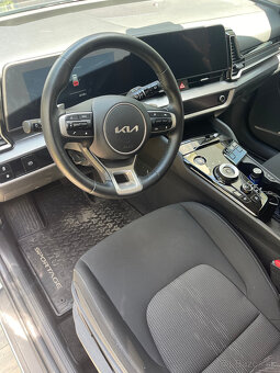 Predám Kia Sportage 1,6 T-GDI PHEV AWD A6 Gold, 4x4 - 7