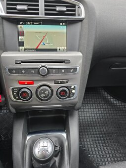 Predám Citroën C4 1.6 benzín/LPG r.v. 2015 , 131000km - 7